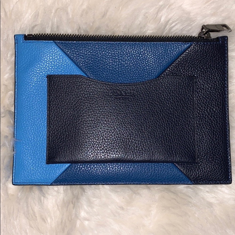 📌 NWT Coach Leather Patchwork Clutch